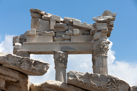 庙的 trajan 在雅典卫城的贝加蒙
