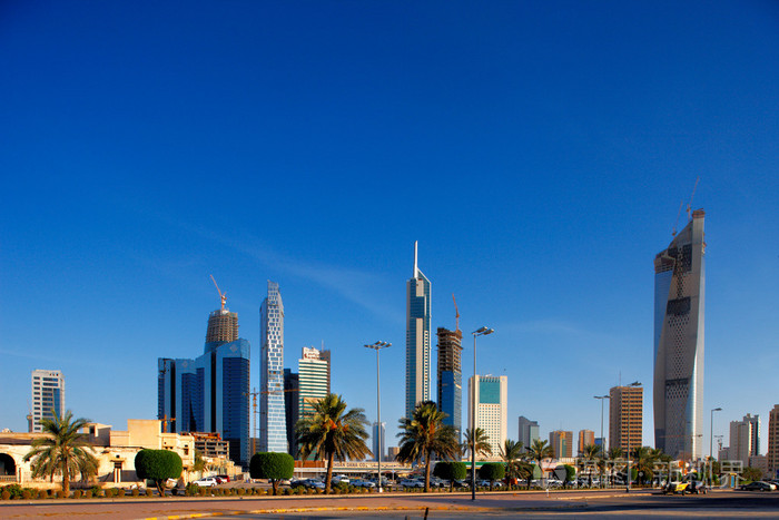 迅速成为科威特城市天际线由摩天大楼进行填充