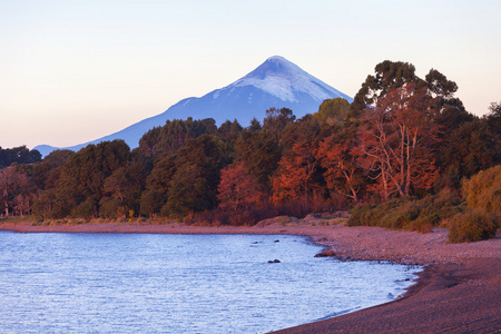 奥索尔诺火山