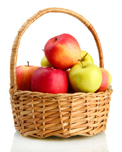 多汁的苹果在篮子里上白色, 隔离