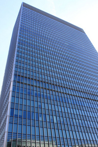 现代玻璃摩天大楼