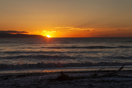 阿拉斯加夕阳与杂物