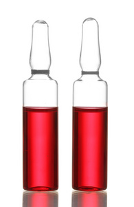 医疗安瓿与红色的液体，被隔绝在白色