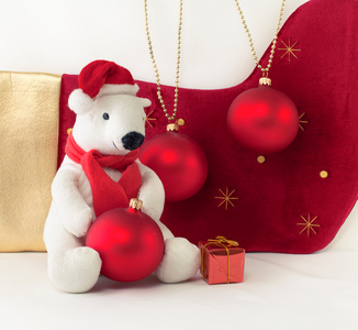 白色泰迪熊与圣诞的小玩意