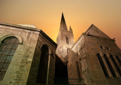 晚上   布列塔尼 法国圣马洛大教堂