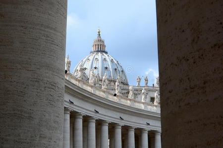 圣彼得斯穹顶和柱廊。梵蒂冈城