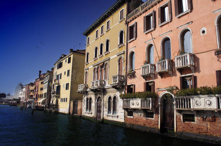水边威尼斯城穆拉诺岛