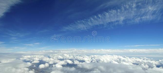 地球上空云层的鸟瞰图。