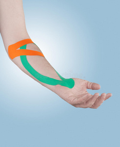 手肘疼痛疼痛和紧张的物理疗法。
