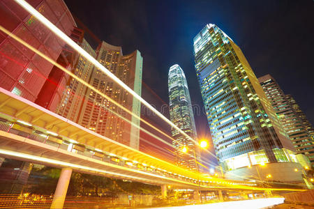 香港现代地标性建筑背景道路灯光小道