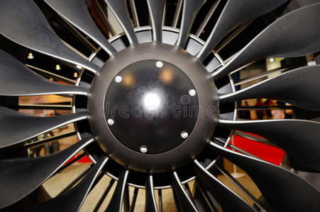 电子叶片大型喷气发动机涡轮叶片照片