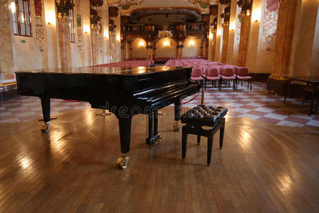 巴洛克音乐厅与大钢琴在波兰弗罗克劳大学