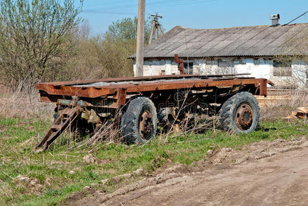 旧铁皮拖车图片