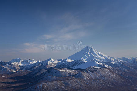 维鲁钦斯基火山