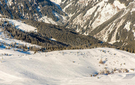 滑雪胜地巴德加斯坦在冬季雪山，奥地利，萨尔茨堡