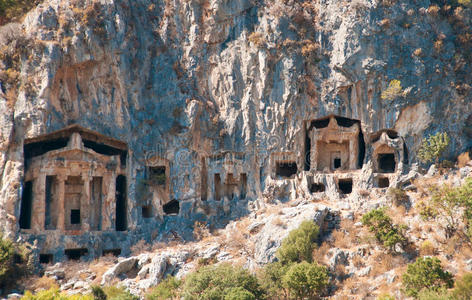 古代吕西安墓葬山地建筑