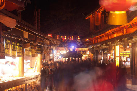 丽江大雁古城晚上。
