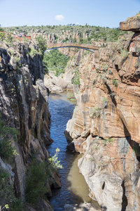 布克斯河在南非坑坑洼洼