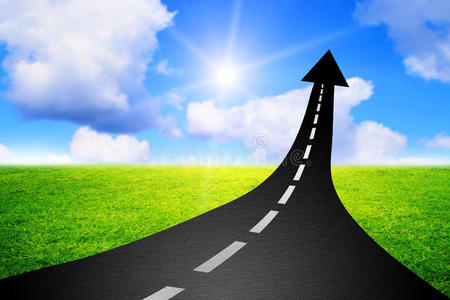 成功之路公路如箭向上照片