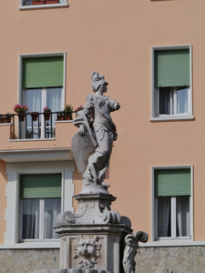意大利女人的雕塑图片