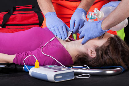 帮助 除颤器 意外 医疗保健 照顾 攻击 呼吸 护理人员