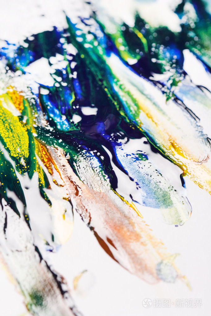 色彩鲜艳的油画颜料调色板