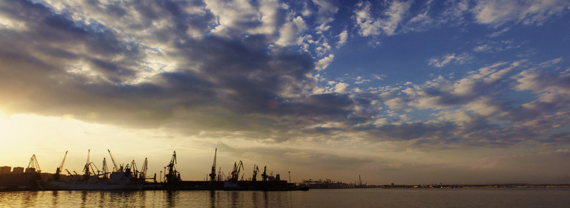 货运海港，傲德萨，乌克兰的全景