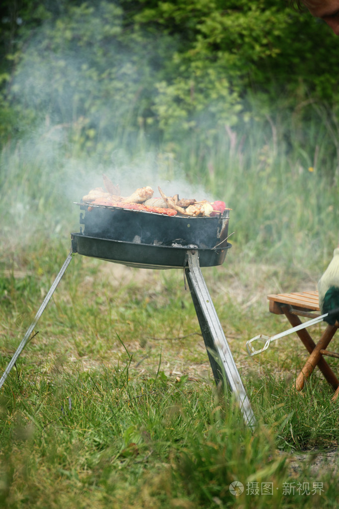 篝火晚会篝火火火焰牛排烧烤
