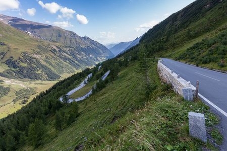 山高路