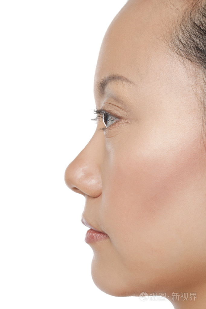 脸上的亚洲女人的侧视图