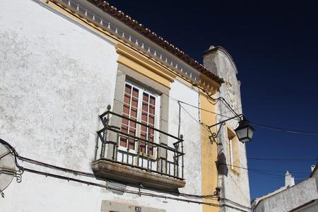 老城市街道 evora 镇。alentejo，葡萄牙 欧洲