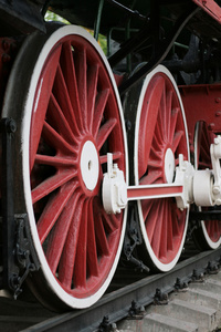 红色机车车轮