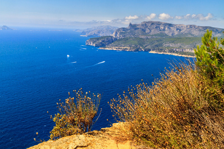 在法国南部卡西斯和 calanque 海岸鸟瞰图