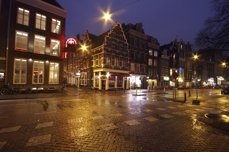 在阿姆斯特丹荷兰的夜晚街景