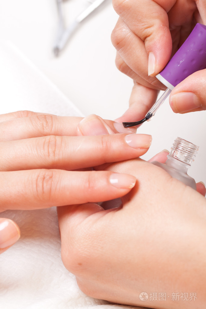 修指甲的过程
