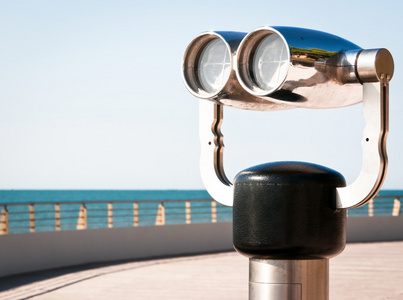 投币式双筒望远镜