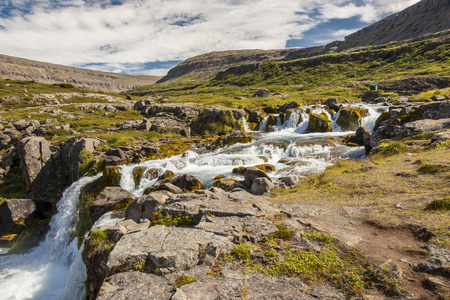 清洁用水河冰岛