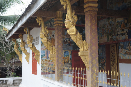 在老挝琅勃拉邦，皇家故宫博物院銮寺