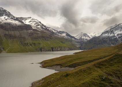 高山景观与湖