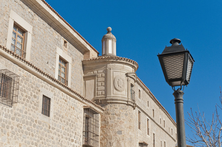 防御城墙塔在阿维拉，西班牙