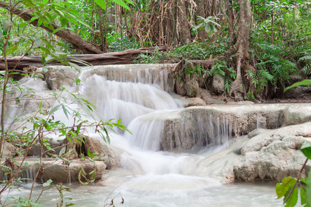 爱侣湾瀑布国家公园泰国