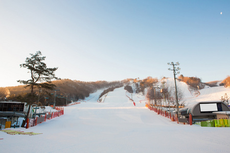 山滑雪度假村