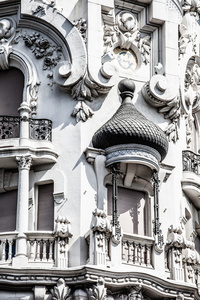 在马德里，西班牙的白色建筑的外观