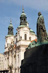 在布拉格老城广场 旅行 jan hus 纪念碑