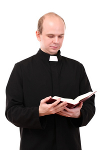 年轻牧师与圣经，孤立在白色
