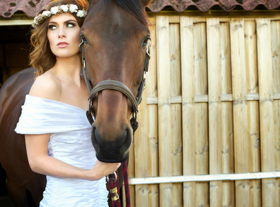 新娘和马