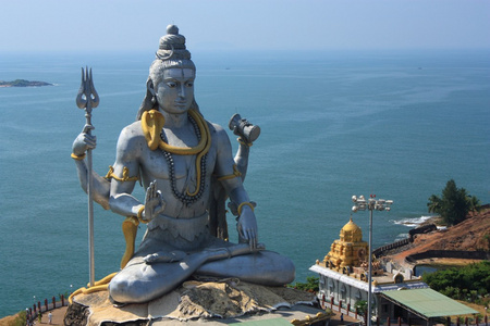 在 murudeshwar 卡纳塔克 印度主湿婆神雕像