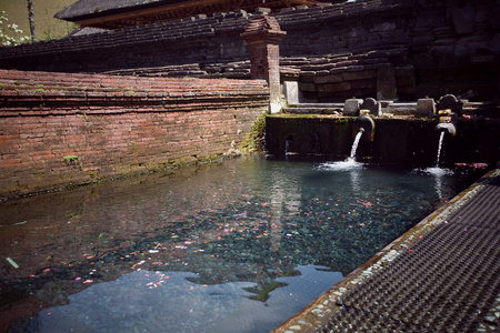 圣泉寺泉水图片