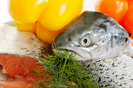 三文鱼和蔬菜