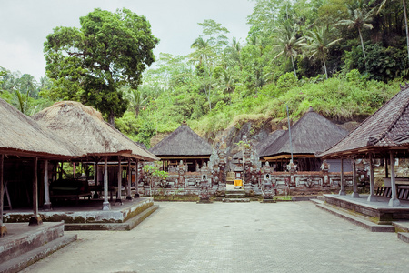 古龙卡维寺在巴厘岛